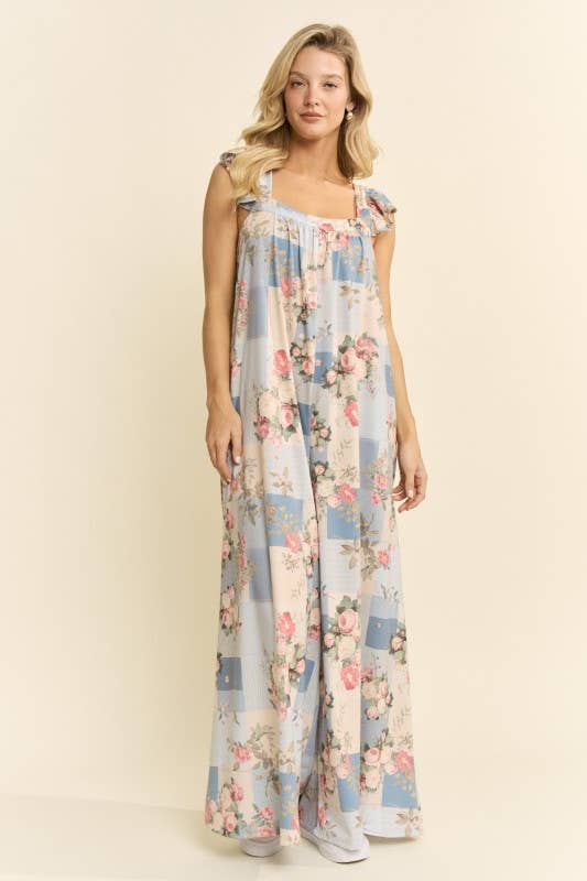 Vintage Garden Jumpsuit Plus in blue – detail view of ruffle cap sleeve and square neckline