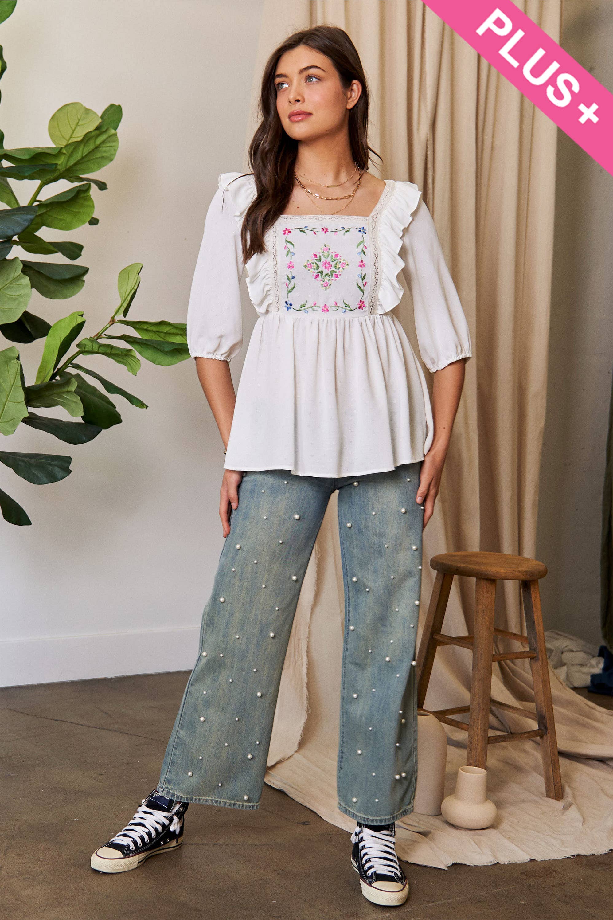 Plus Size Tie Back Floral Embroidery Top