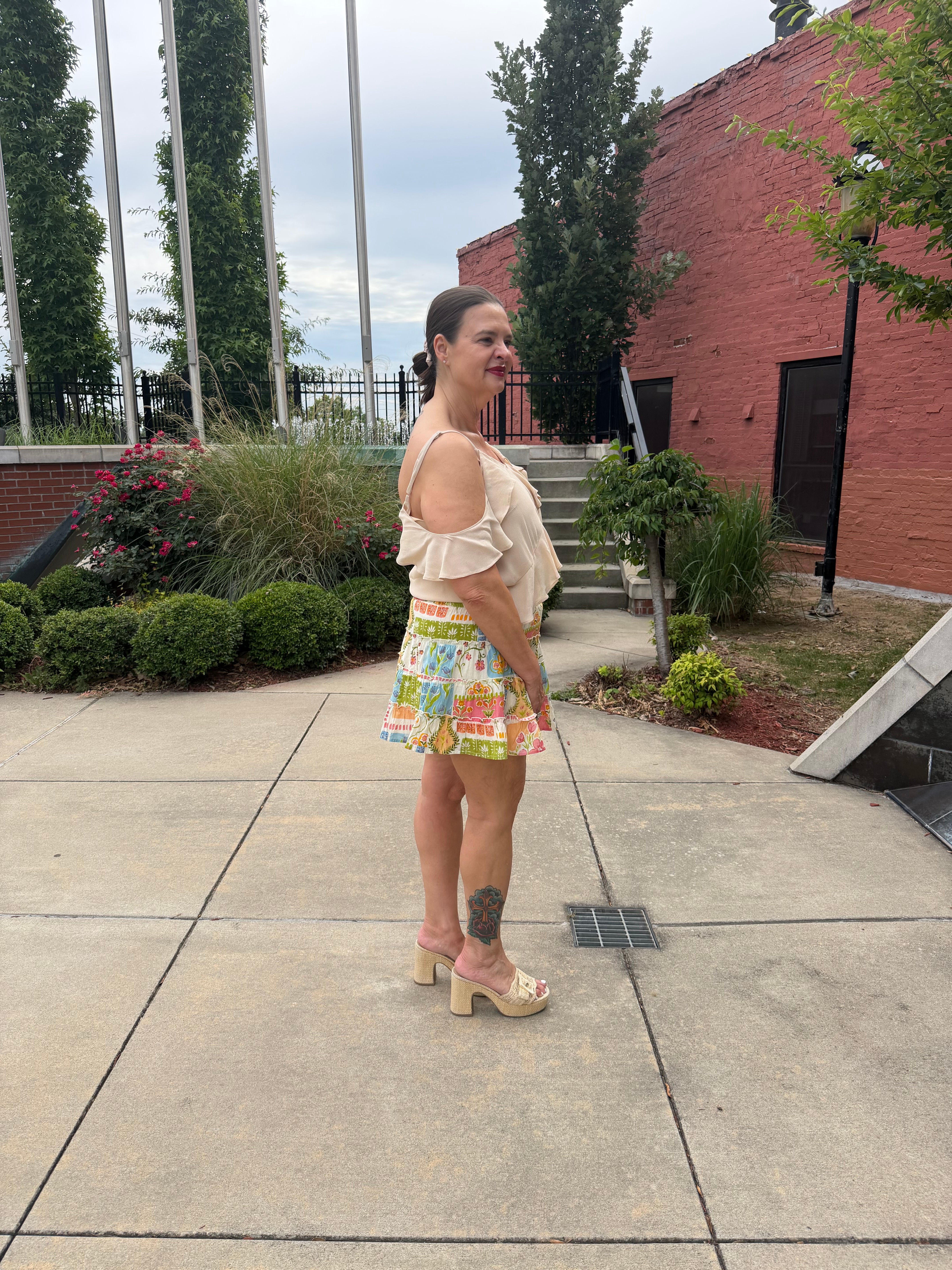 Side view of the Sunday stroll mini skirt