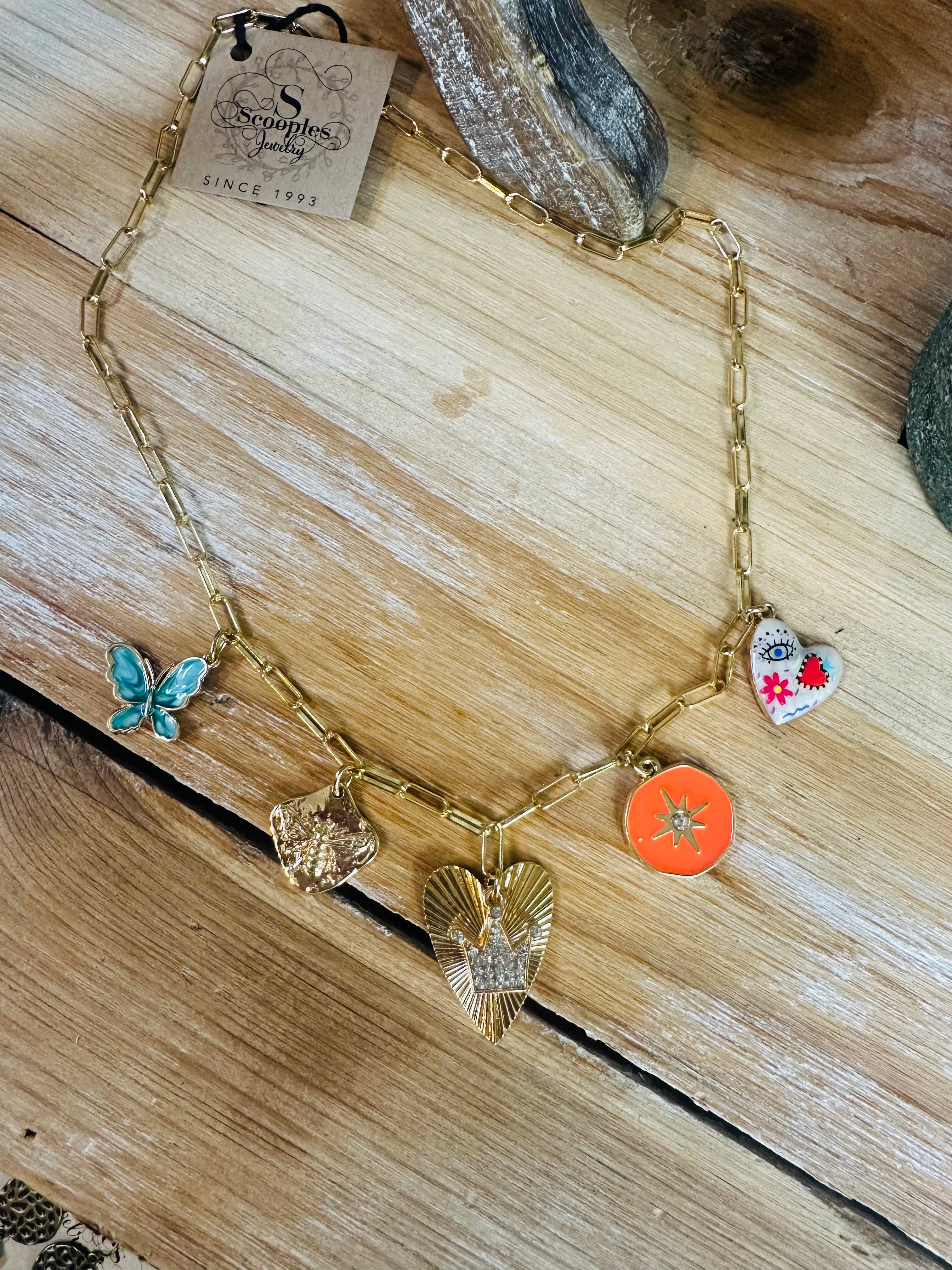 Bright Queen of Hearts - Necklace