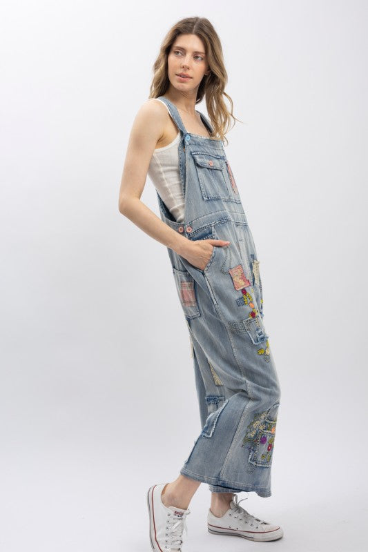 Designed with roomy front and side pockets for functionality, adjustable shoulder straps for a custom fit, and an easy, flowy leg for all-day comfort.