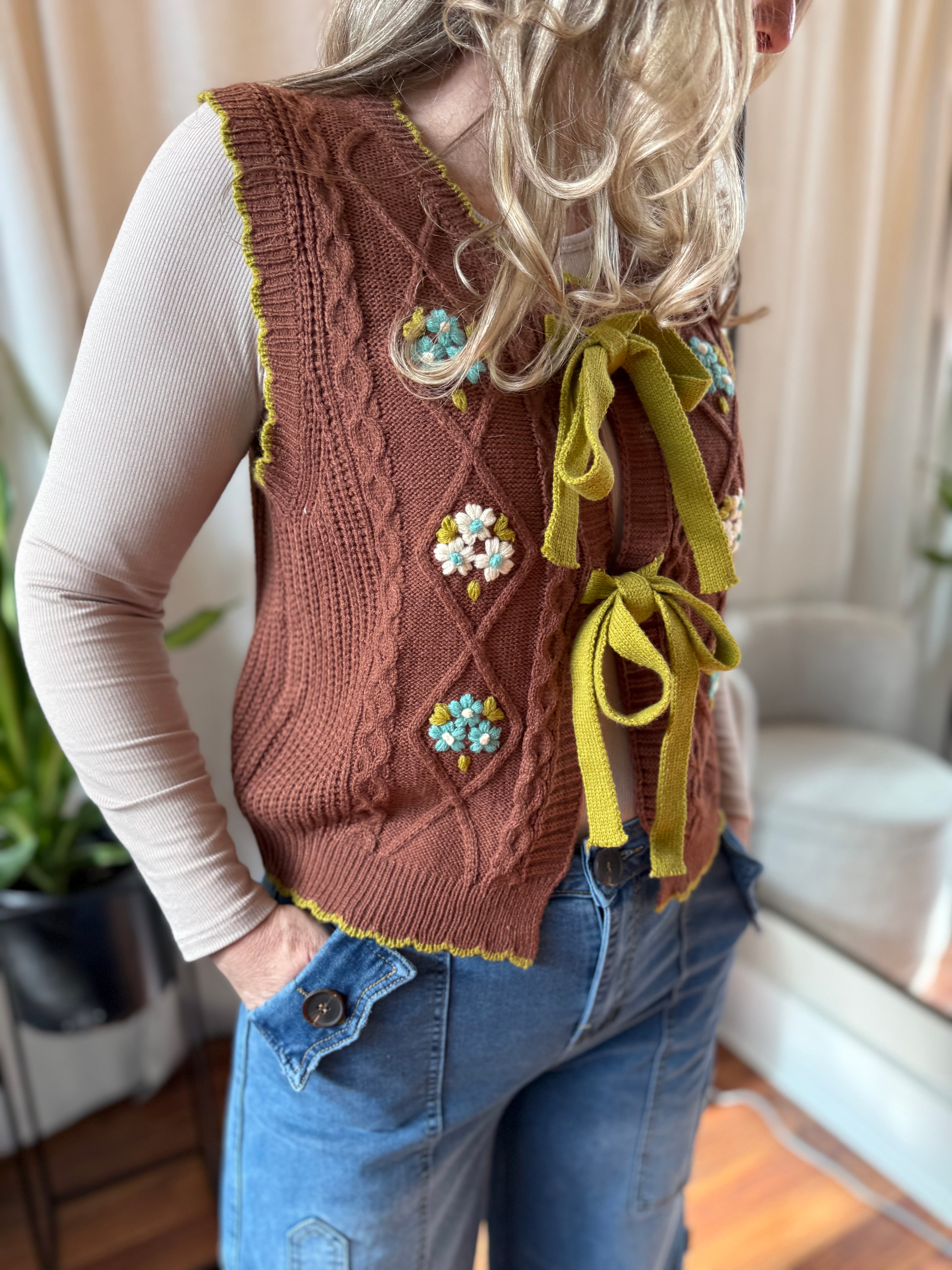Bow-Tie Floral Knit Vest
