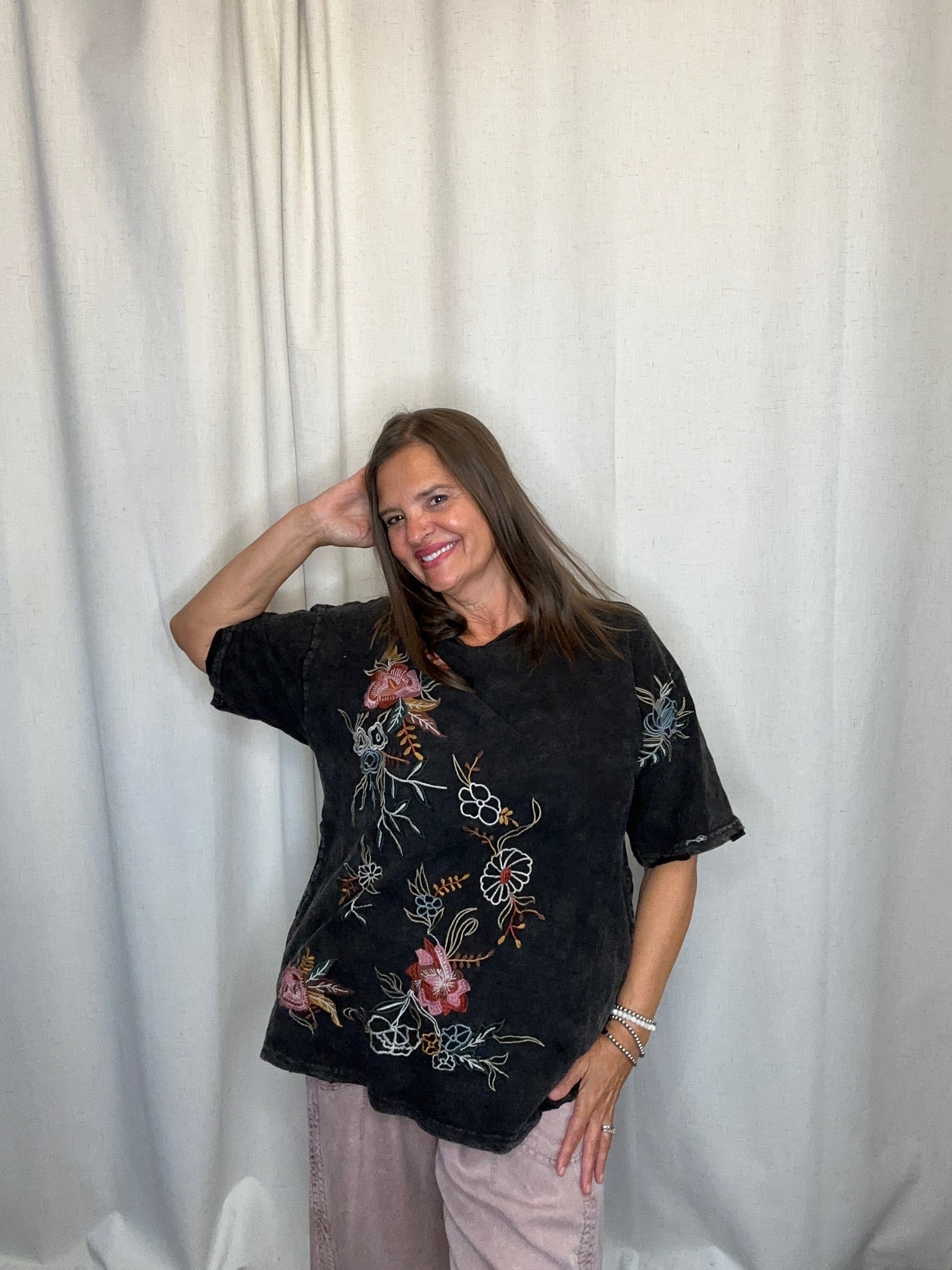Mineral Washed Embroidered Tee – Black